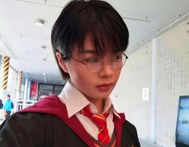 许可馨事件最新消息 已经改名为许立娜高调回国