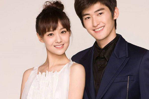 郑爽是不是和张翰同居了 毕竟两人谈了那么久