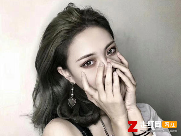 下雨了我也会想你是什么歌，泪花开在爱情里歌曲介绍