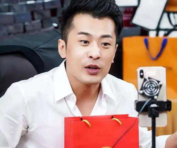 辛有志前妻是谁 没有任何一种情感是和利益无关