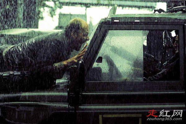 惊变28天结局解析 28天不吃不喝只躺着能活吗