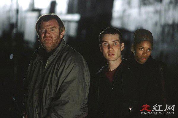 惊变28天结局解析 28天不吃不喝只躺着能活吗