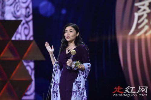 颜宁和施一公的爱情真的假的 颜宁至今也并未结婚