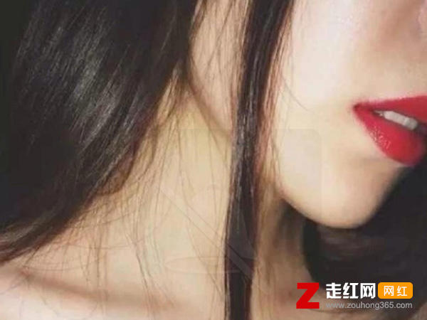 风把回忆摇落一地红是什么歌，红唇歌曲介绍