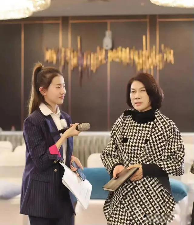 董明珠22岁助理孟羽童 22岁能做为格力的接班人培养