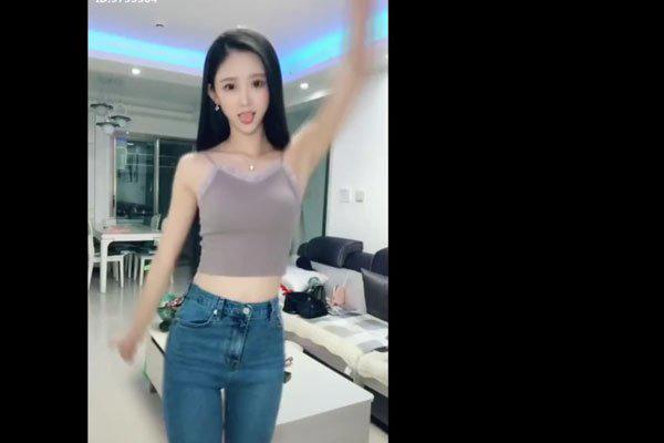 惠子陌陌直播打擦边球事件 为什么会离开陌陌呢