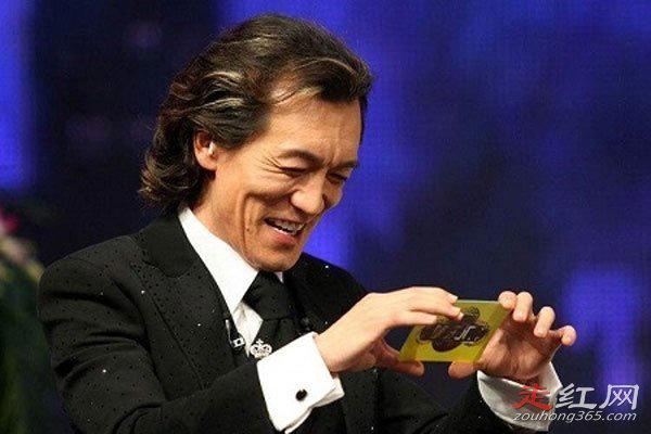 李咏退出央视原因 时常去美国是去治病的