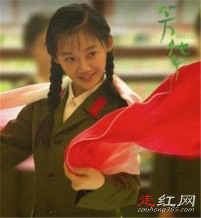 芳华女主苗苗军装照片 冯小刚非常喜欢看她跳舞