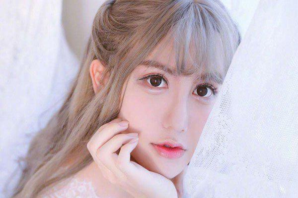 刘梓晨以前长啥样 融掉玻尿酸之后是什么样子呢