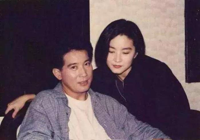 林青霞的现任老公是谁离婚了吗 为何与秦汉分手