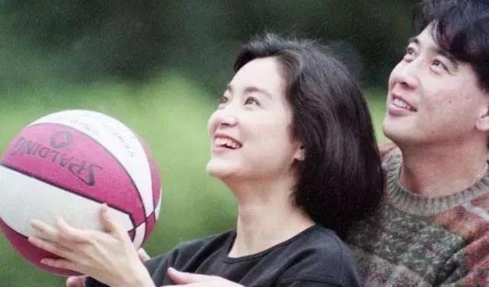 林青霞的现任老公是谁离婚了吗 为何与秦汉分手