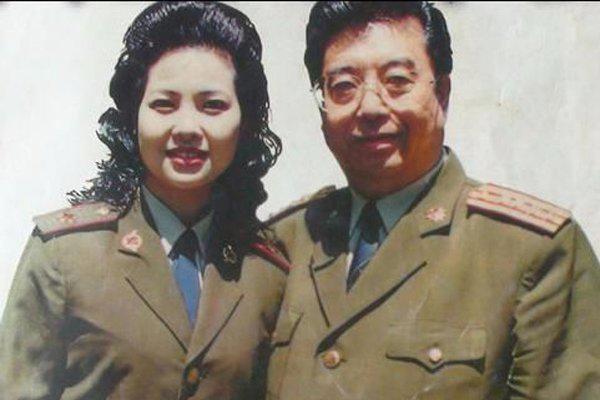 梦鸽比李双江小多少 大了27岁比梦鸽父母可能还大