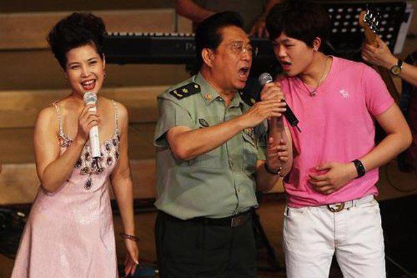 梦鸽比李双江小多少 大了27岁比梦鸽父母可能还大