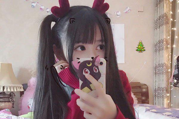 蔡萝莉的真实资料是什么 完全是小学生的样子