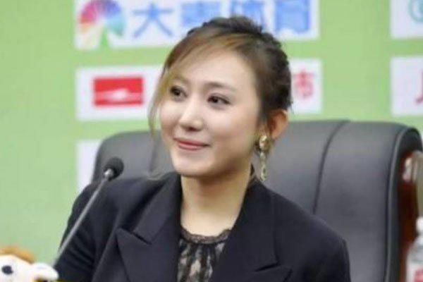 文筱婷的身份背景 年纪轻轻的就领导了男足