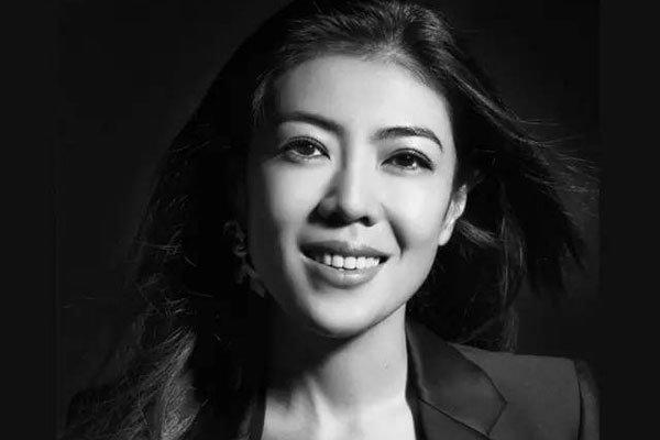 苏芒坐大腿话题 辞职后引起很多网友的欢呼