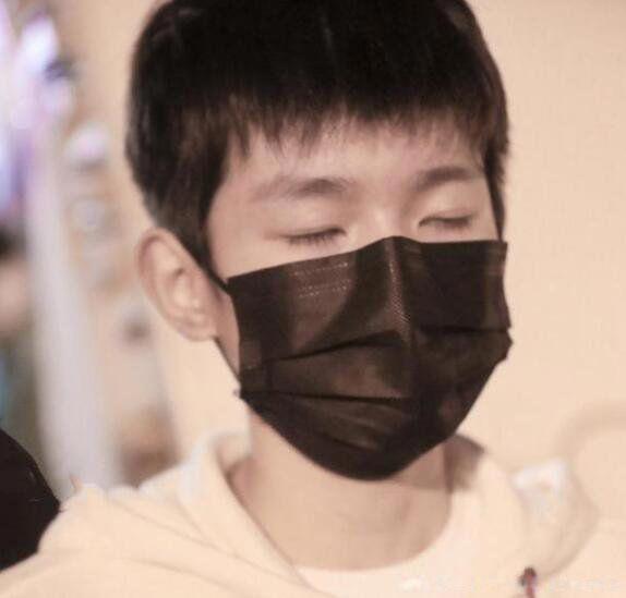 王源最近发生了什么事情 吸烟事件发生在什么时间