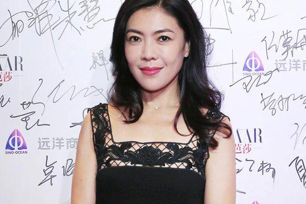 苏芒坐大腿事件 好多人说苏芒是交际花