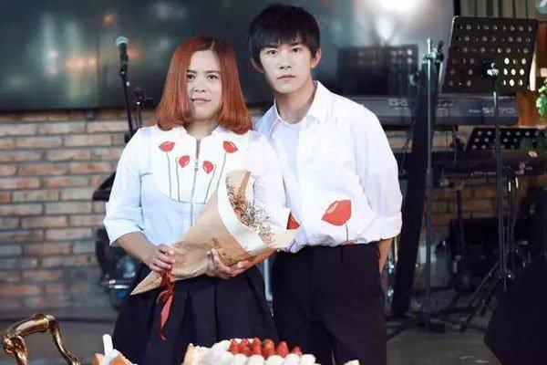 易烊千玺家境如何 父母做什么工作家庭背景这么了不起