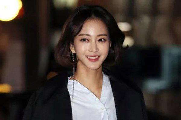 韩艺瑟男友是牛郎？ 罢演事件而一度遭到封杀