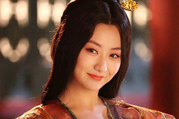 白冰背景大揭秘 成龙关系暧昧两人什么情况