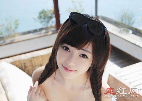 刘飞儿大理福利照怎么回事 胸器绝对是她骄傲的资本