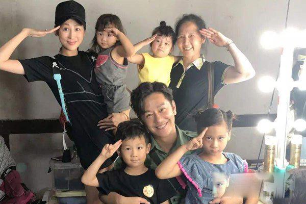 陈浩民狼吻事件 他的妻子蒋丽莎很可怜