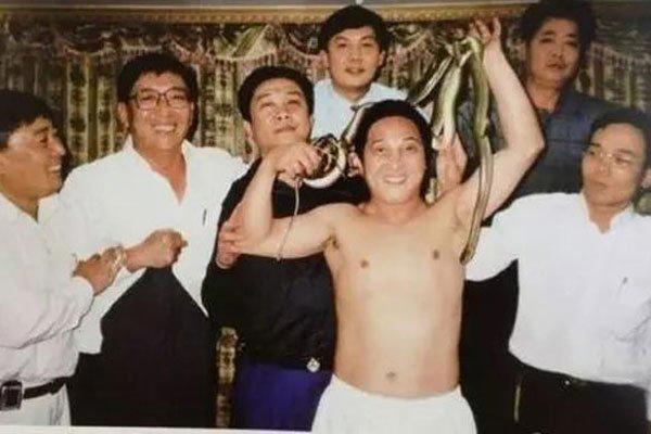 王林大师变蛇是怎么回事 真正的靠山是谁