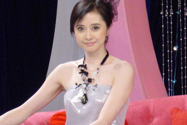 何美钿结婚没有 初恋类型为什么没有消息了