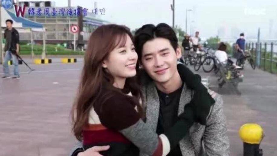 李钟硕韩孝周承认恋情了吗 韩国演员李钟硕有女朋友吗