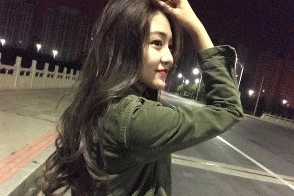 抖音M哥的个人资料照片 靠唱歌圈粉的网红