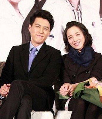 靳东老婆李佳个人简历 结过好几次婚怎么回事