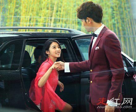 彭冠英的妻子是谁 和张含韵只是合作关系