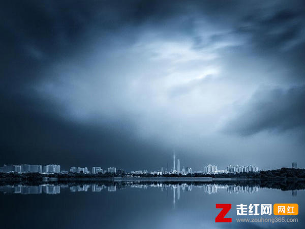不许遗忘不许声张不许哭喊不许感伤是什么歌，其实雨也没多大歌曲介绍