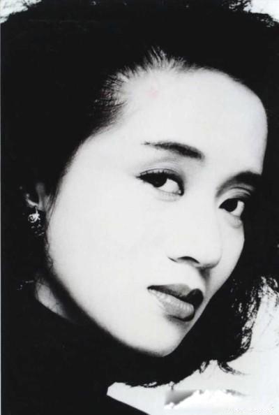 梅艳芳最后一场演唱会最后一首歌是什么歌 坎坷的一生