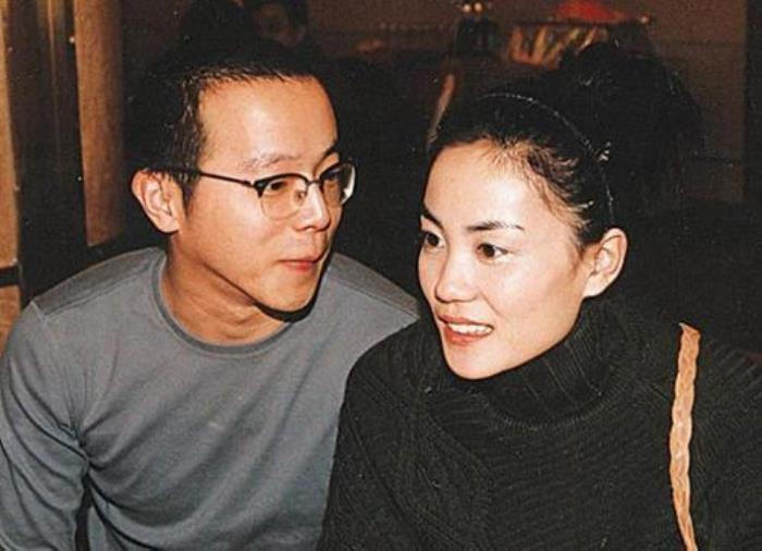 王菲窦唯为什么分开离婚 婚姻维持三年出轨田原