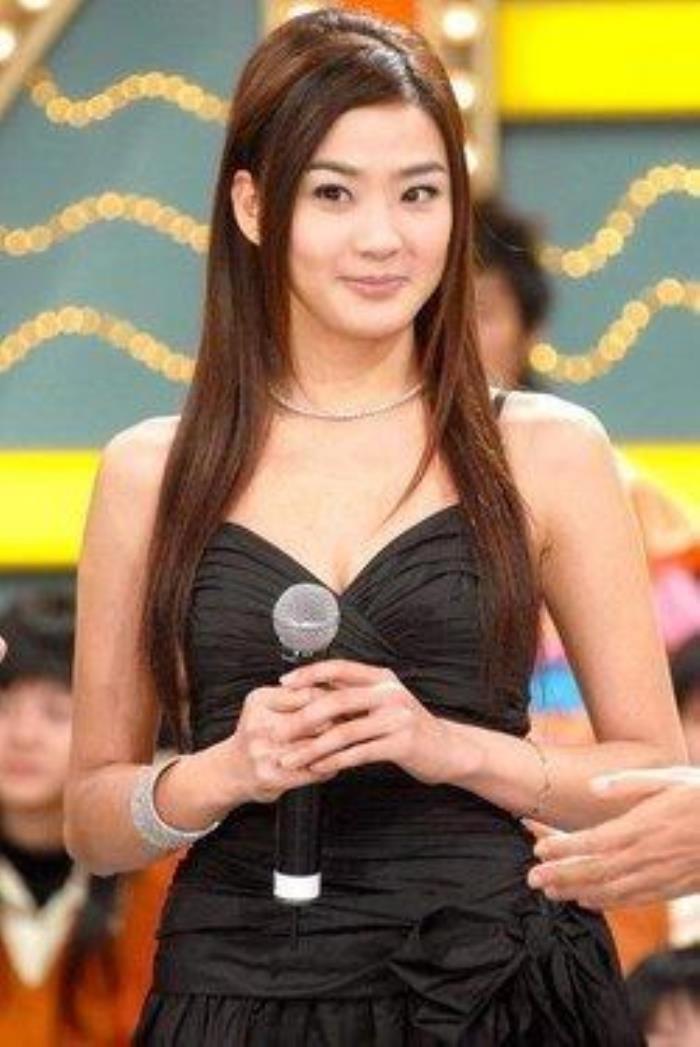 江祖平和洪小铃对比照 俩人什么关系长得一模一样