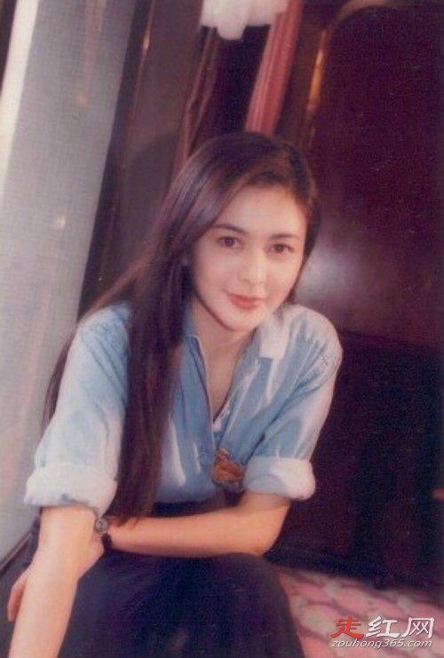 关之琳高尓夫球事件怎么回事 塞两个2000万却送医院就医