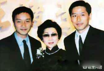 张国荣为什么结束自己的生命 离世有很多猜测