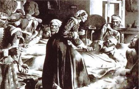 南丁格尔小姐是哪国人 因为哪项行为被称为提灯女神