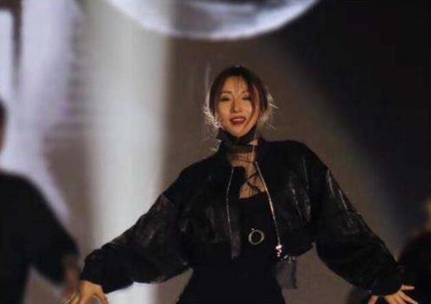 锤娜丽莎女团时期照片 以前瘦的照片真名及个人资料