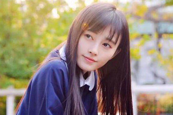 鞠婧祎出道前比赛照片 判若两人从普通人变成小仙女