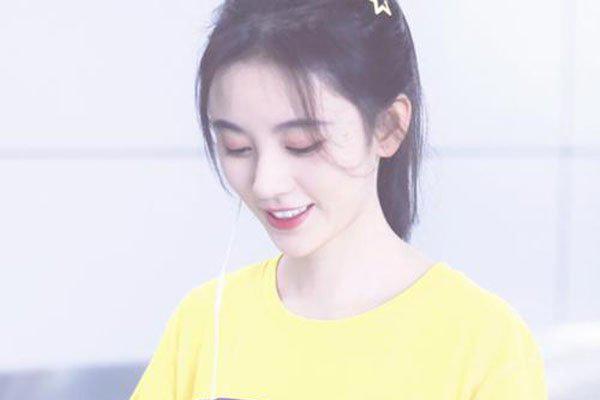 鞠婧祎出道前比赛照片 判若两人从普通人变成小仙女