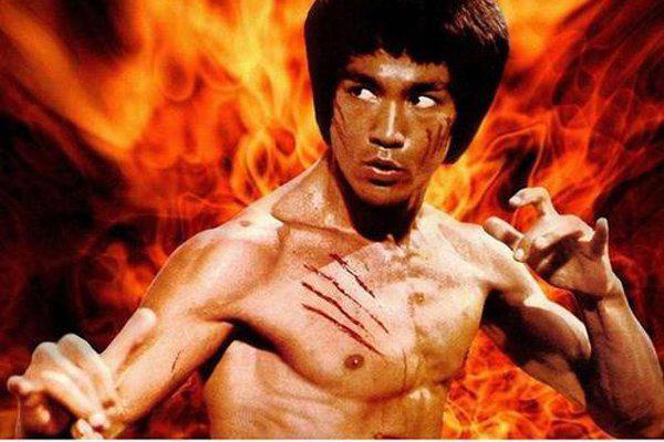 李小龙一秒能打多少拳 闪电般出拳的速度和毁灭性的力量