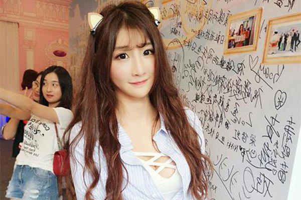 牛胜男3分8秒视频是什么 牛小蘑菇闪现福利被撞见