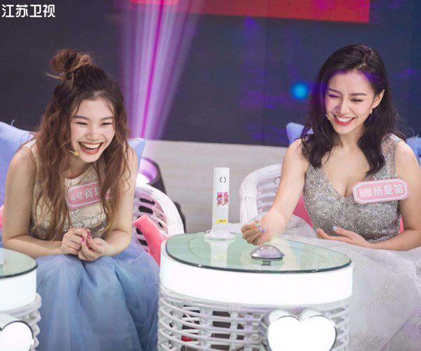 肖瑞含家境是不是特好 爸妈的颜值装扮就暴露一切了