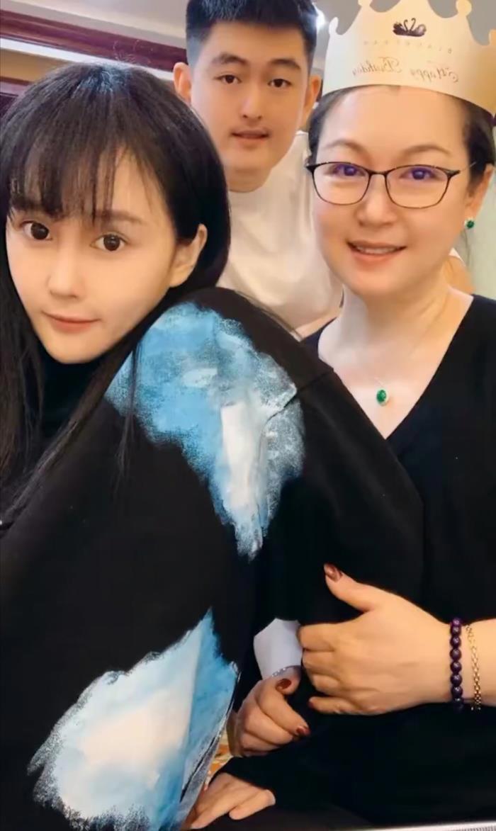 赵本山老婆马丽娟怎么认识的 第二段婚姻有多少个孩子