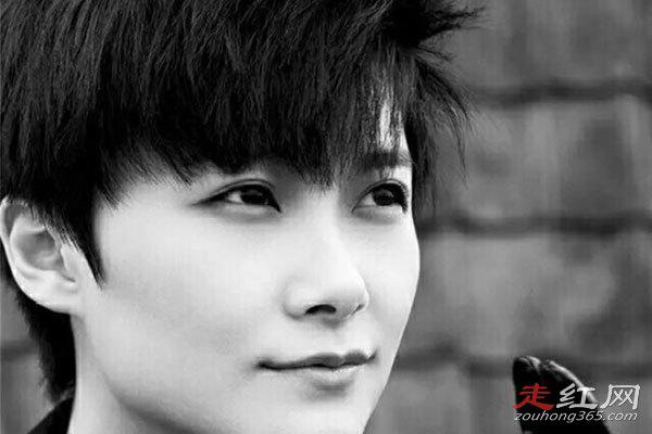 李宇春是不是割双眼皮了 性取向和婚姻被受质疑