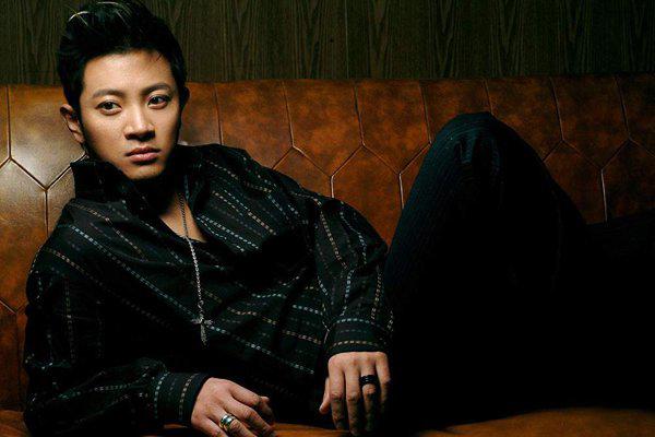 罗中旭怎么出的车祸 耳朵掉了一大半是假耳吗