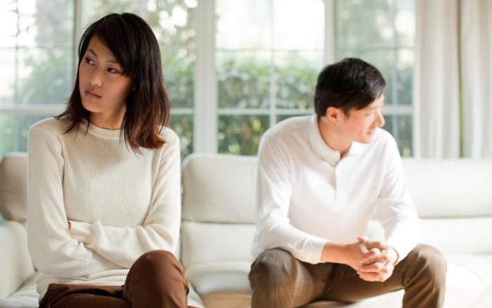 男友和前女友发生过关系 同居过该不该介意